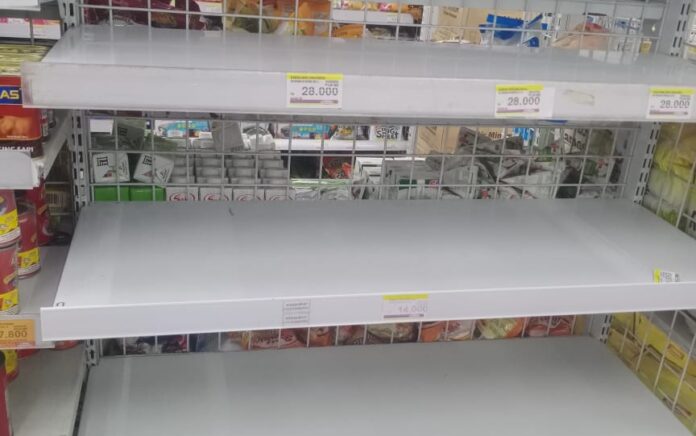 Ketersediaan Minyak Goreng di Minimarket Sangat Sulit Ditemukan