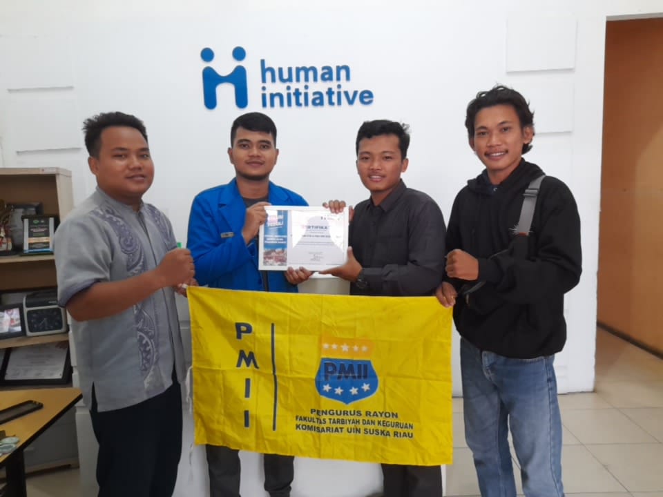 Peduli Korban Gempa Pasaman Barat, Dua Rayon PMII di Uin Suska Riau Serahkan Hasil Galang Dana ke Human Initiative