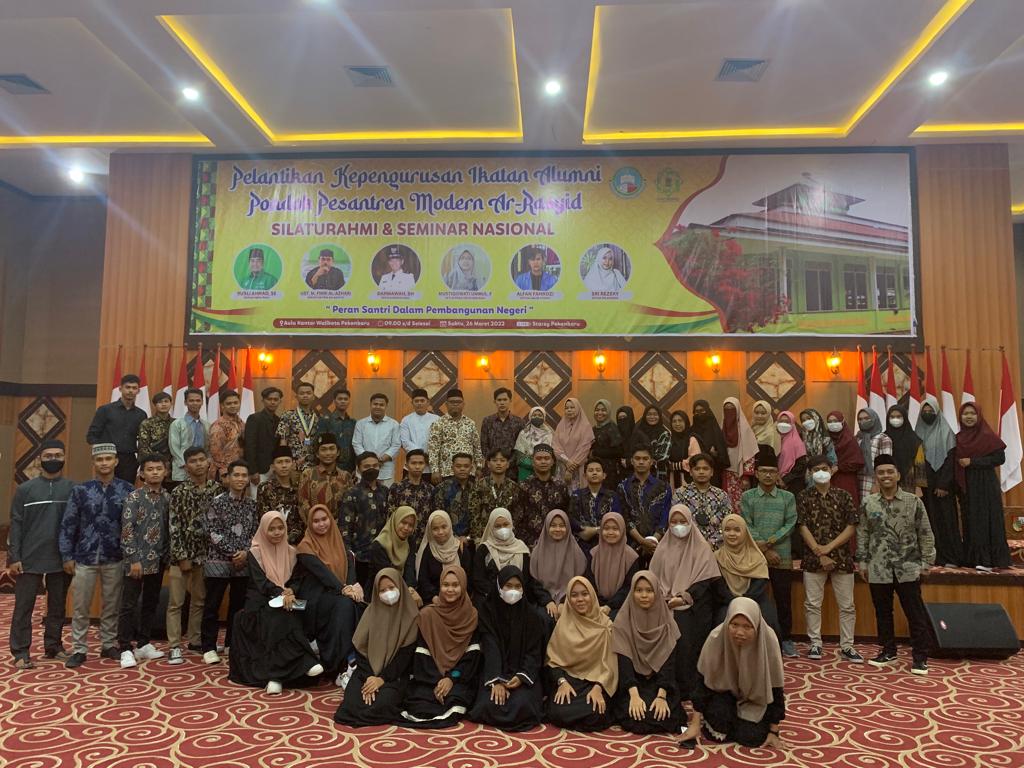 Pelantikan IKA Ponpes Modern Ar Rasyid Riau, Menteri Agama Yaqut Cholil Qoumas dan Gubernur Riau Syamsuar Berikan Ucapan Selamat