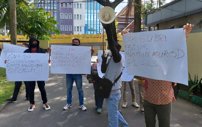 Gara-gara Blokir Nomor WA, Kepala Dinas LHK Riau Didemo Wartawan