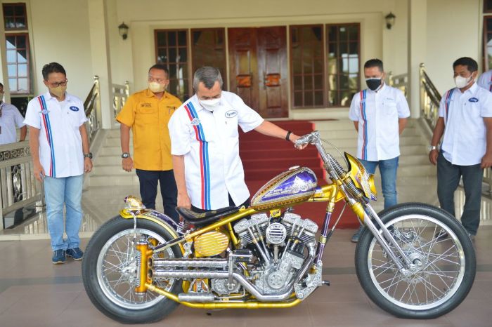 Gubernur Riau Luncurkan Produk Kreatif Custom Motor Panglima Ghimbam