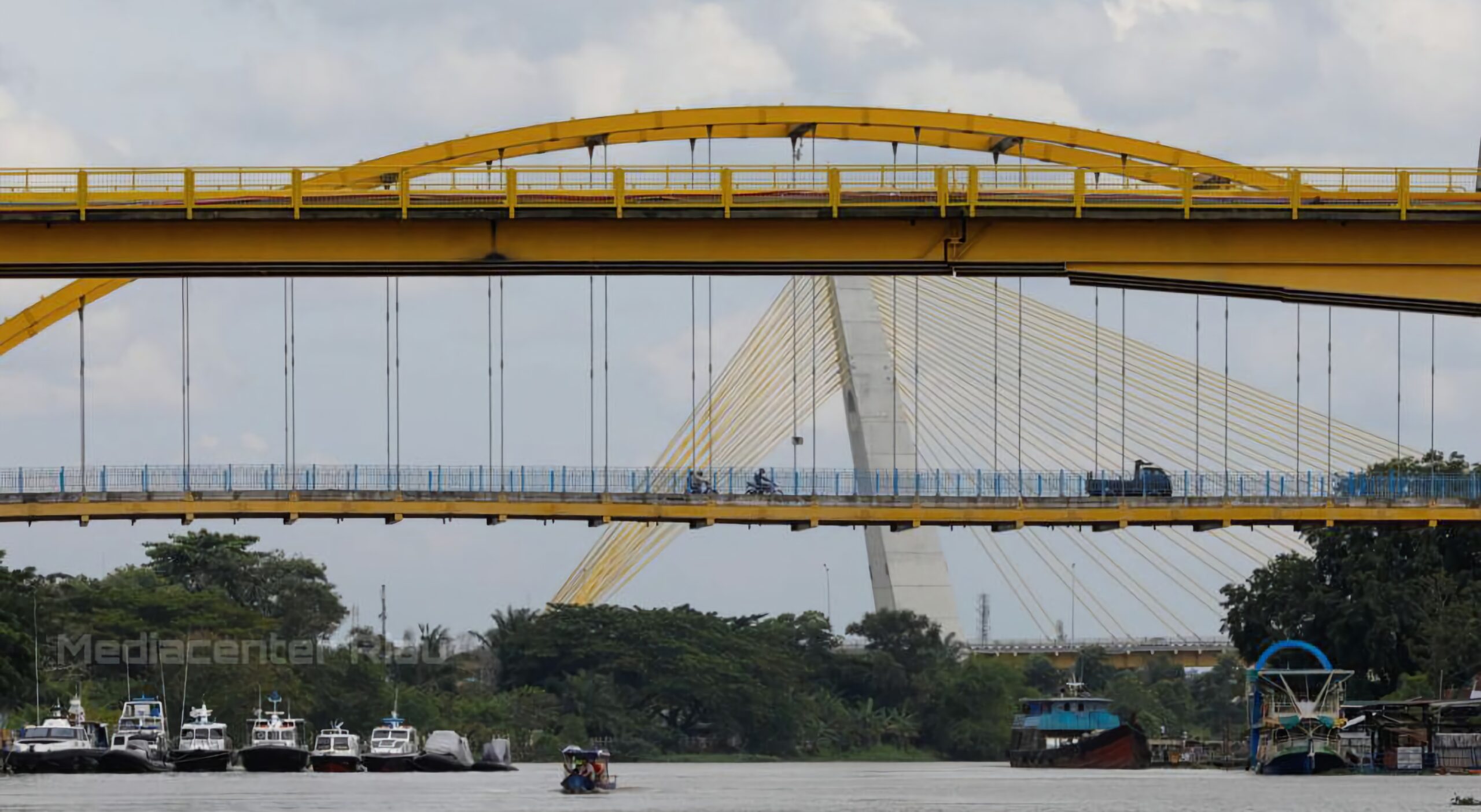 https://riau.beritabaru.co/pemprov-riau-mau-bangun-jembatan-laut-pulau-bengkalis-tanjung-padang-meranti/