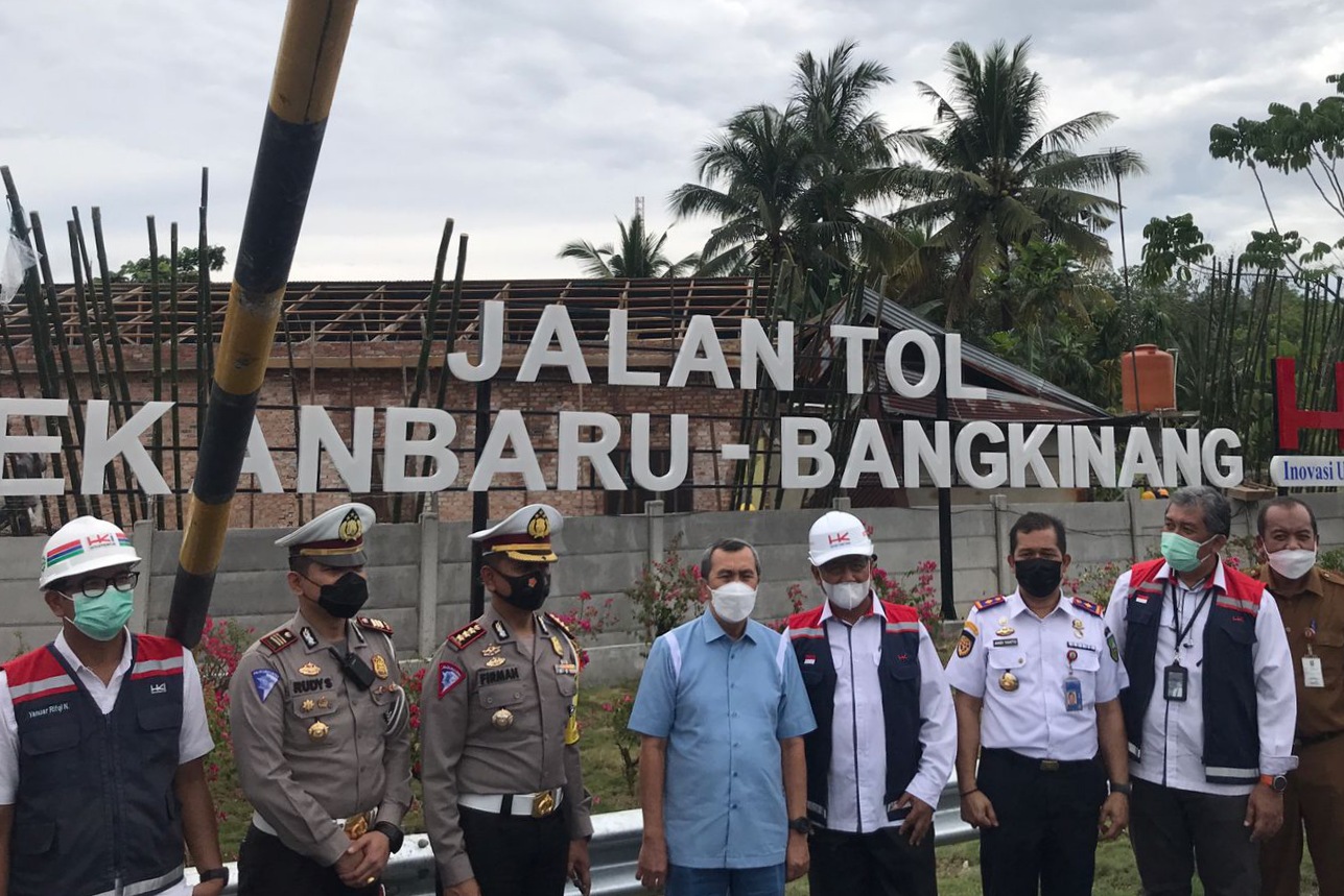 Tinjau Tol Pekanbaru-Bangkinang, Syamsuar: Mulai Besok Sudah Bisa Dilalui untuk Mudik