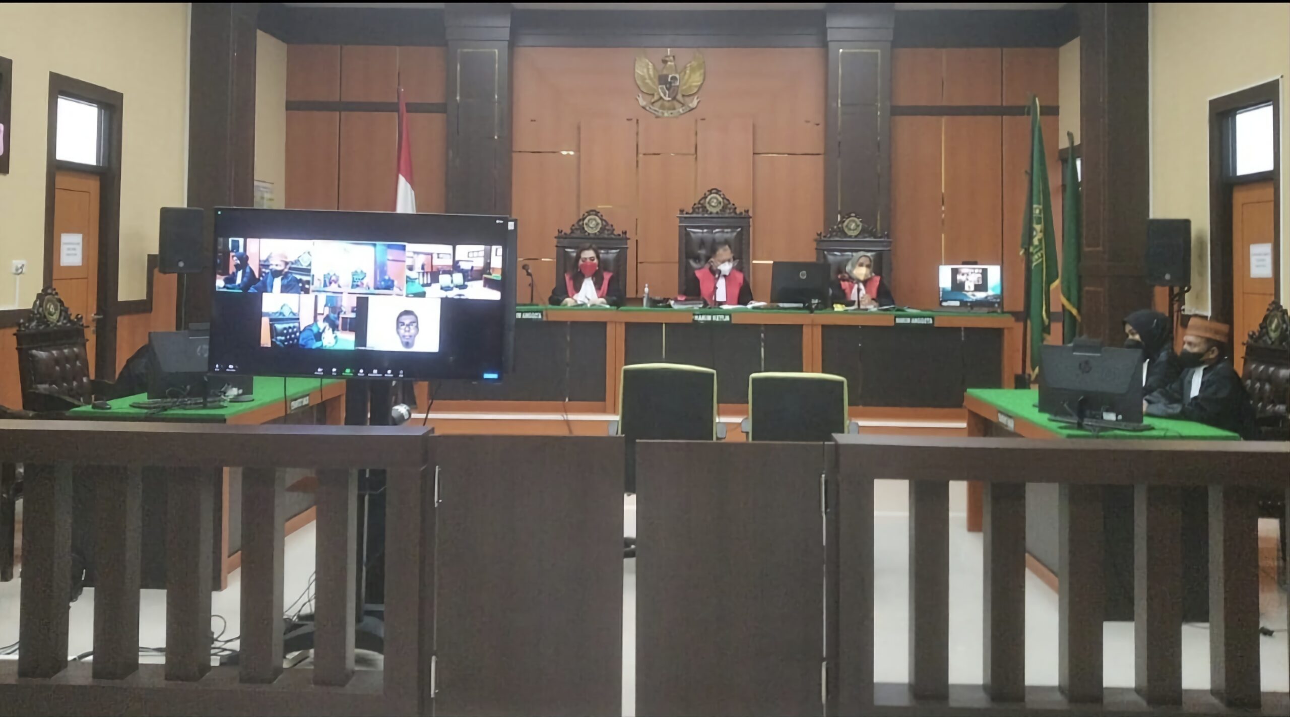 Berkas Belum Beres, Sidang Tuntutan Anthony Hamzah Ditunda