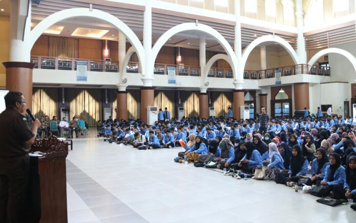 Kejati Riau Berikan Penerangan Hukum Dihadapan 600 Mahasiswa UIN Suska