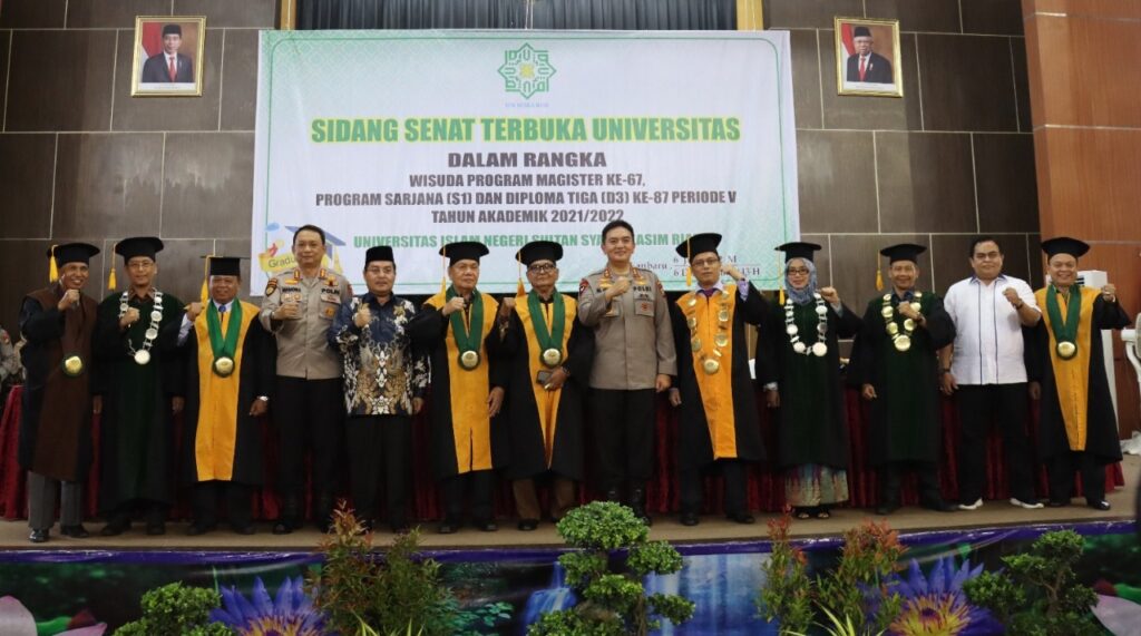 Kapolda Riau Beri Orasi Ilmiah Dihadapan Para Wisudawan Universitas Islam Negeri Sultan Syarif Kasim