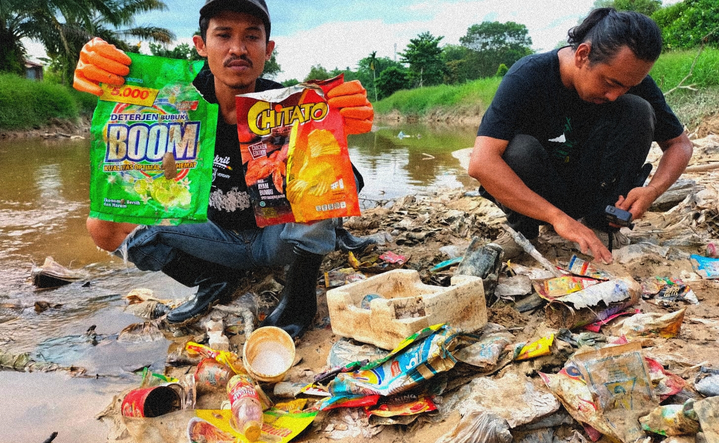 Sampah Sachet dari 10 Perusahaan Cemari Perairan Kota Pekanbaru