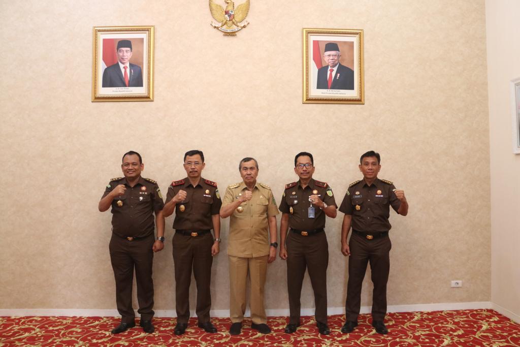 Kajati Riau yang Baru Silaturahim ke Gubernur Riau dan Ketua PTA Pekanbaru