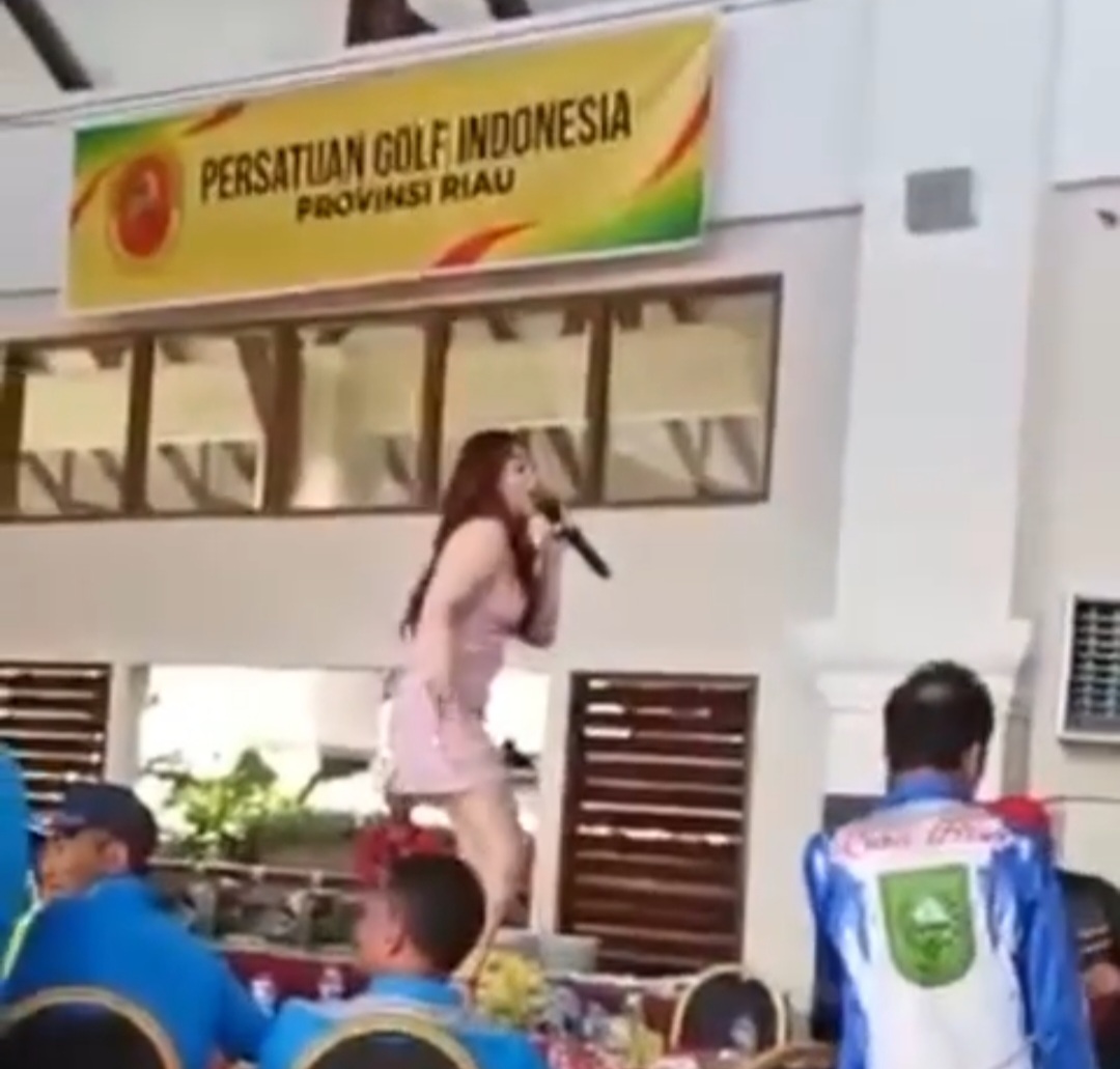 Geger Video Biduan Goyang Erotis di Tournament Golf Piala Gubernur Riau, PMII Kecam Panitia
