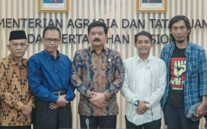 Masyarakat Adat Pantai Raja yang Berkonflik dengan PTPN V Bertemu Menteri ATR/BPN dan KSP